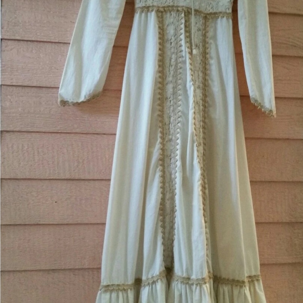 Elegant Cream Maxi Dress